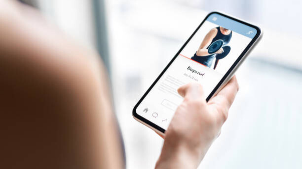 Personalni trener online - šta je drugačije u odnosu na teretanu