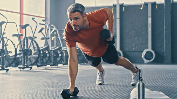 Kako doručak utiče na hormonski balans muškaraca 40+