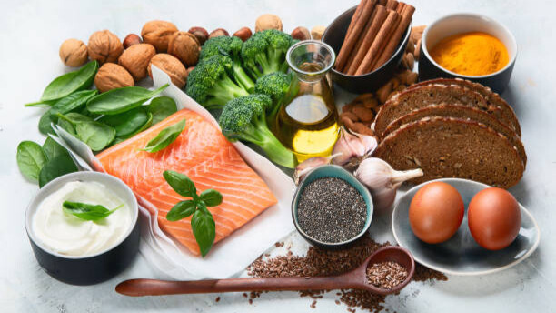 Na slici je hrana koja ne sadrži skrivene šećere.